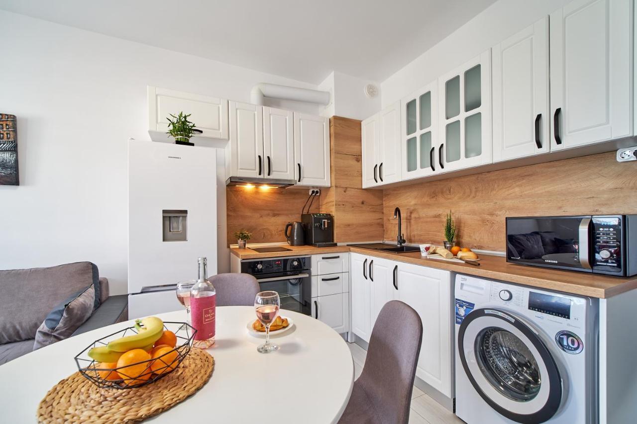 Cozy Apartment With Balcony On The Black Sea- Part Of The Family 'Vicki Apart Varna Luaran gambar
