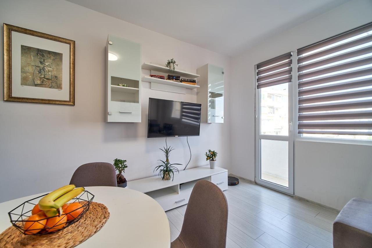 Cozy Apartment With Balcony On The Black Sea- Part Of The Family 'Vicki Apart Varna Luaran gambar