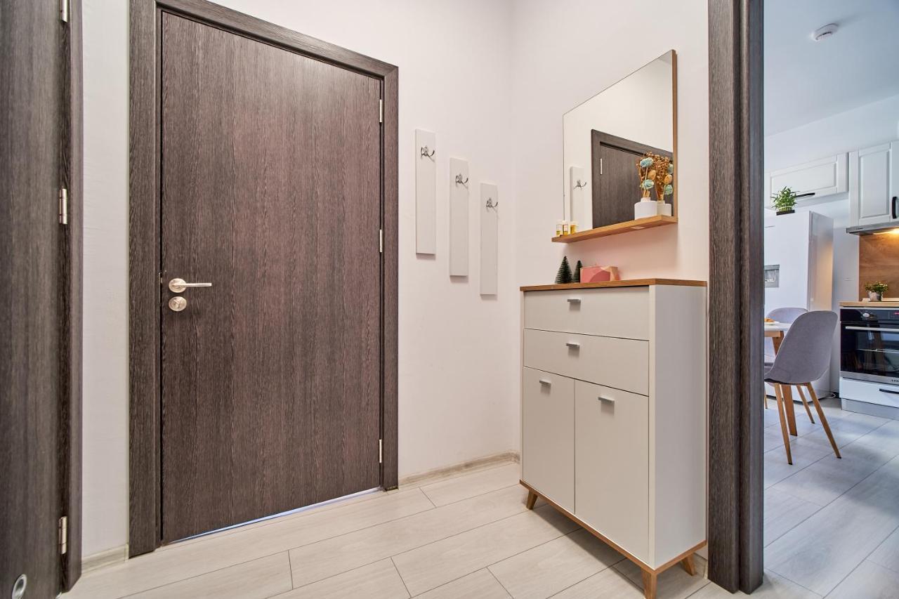 Cozy Apartment With Balcony On The Black Sea- Part Of The Family 'Vicki Apart Varna Luaran gambar